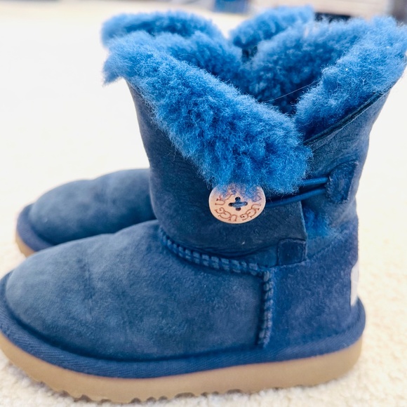 TODDLER UGGS MINI BAILEY BUTTON - navy blue - toddler size 8 - Picture 2 of 5